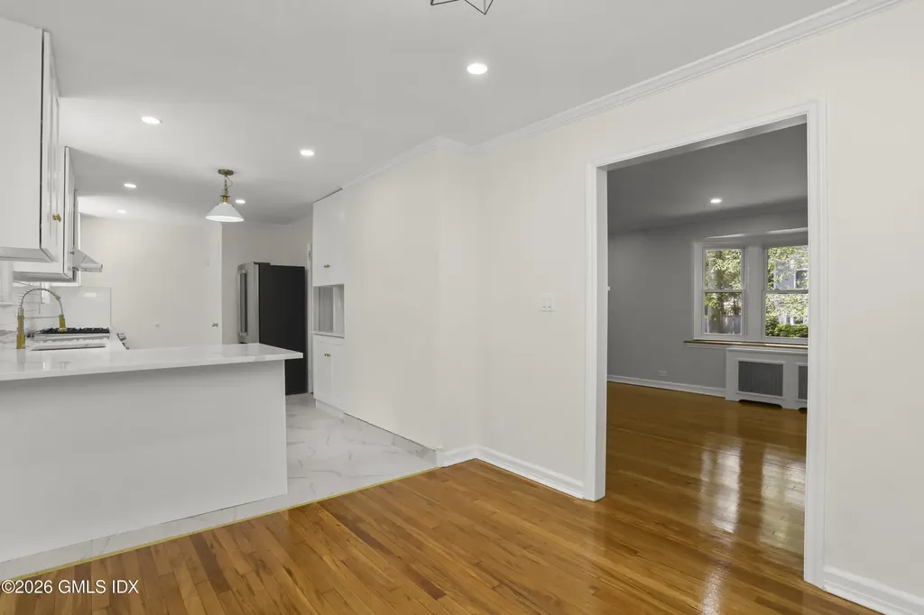 10 Macarthur Drive Old Greenwich CT 06870