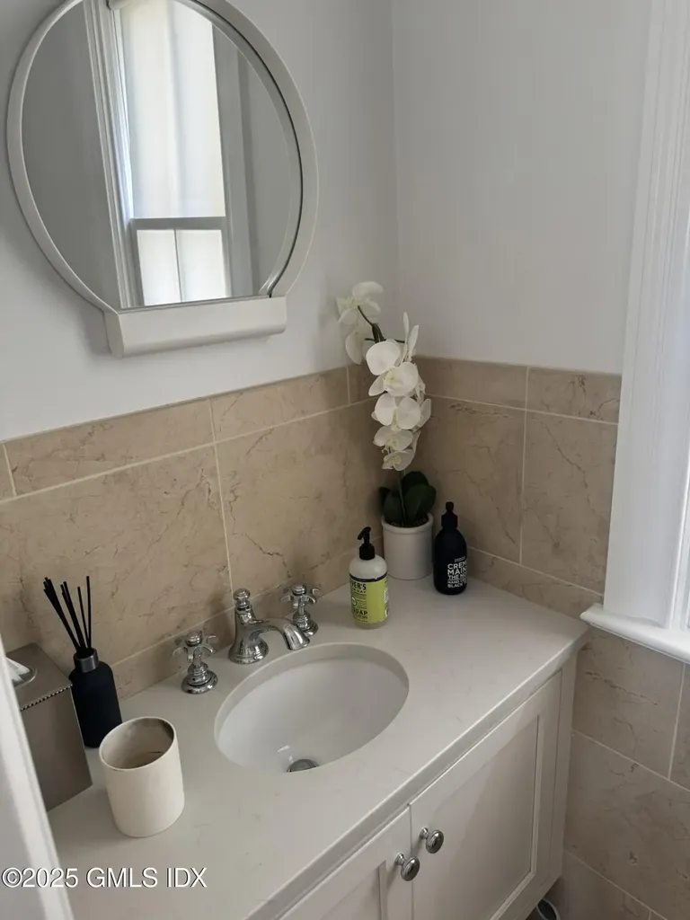 65 Sherwood Place Greenwich CT 06830