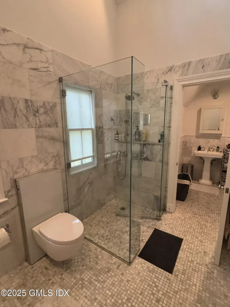 65 Sherwood Place Greenwich CT 06830
