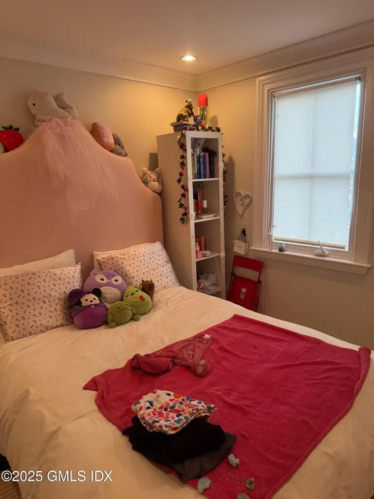 65 Sherwood Place Greenwich CT 06830
