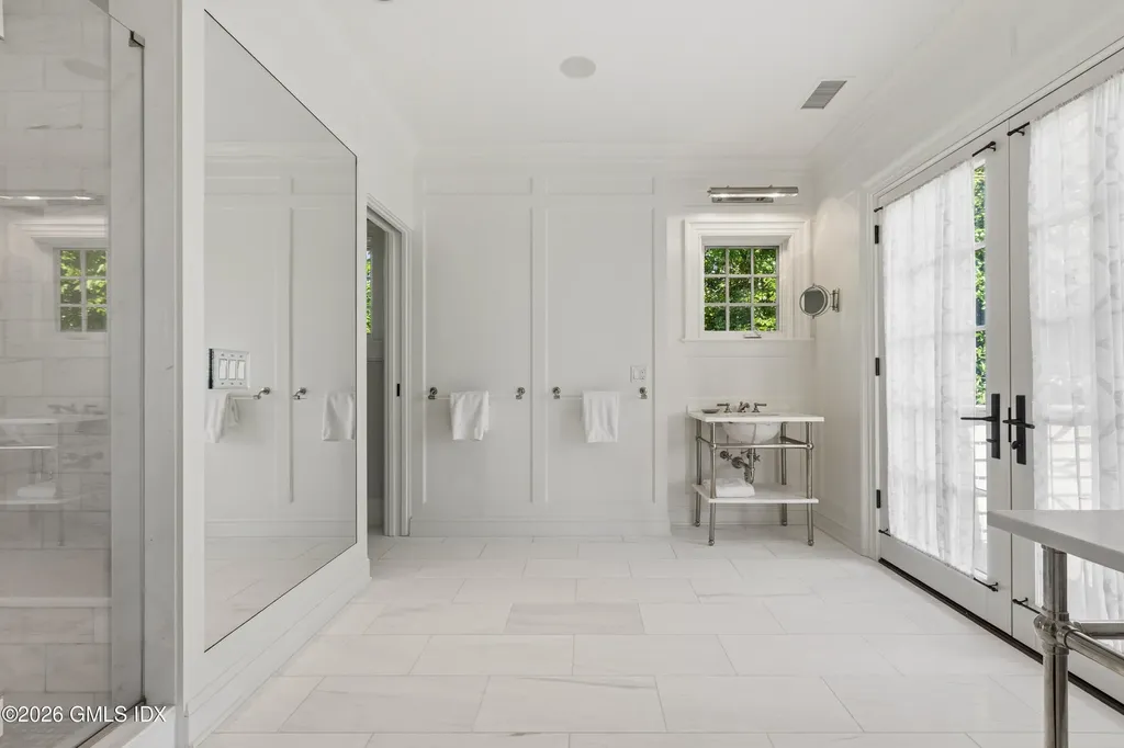 203 Shore Road Old Greenwich CT 06870