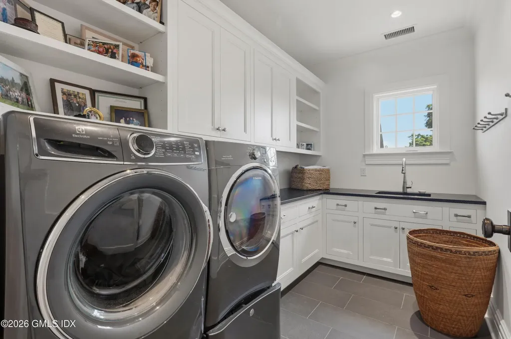 203 Shore Road Old Greenwich CT 06870