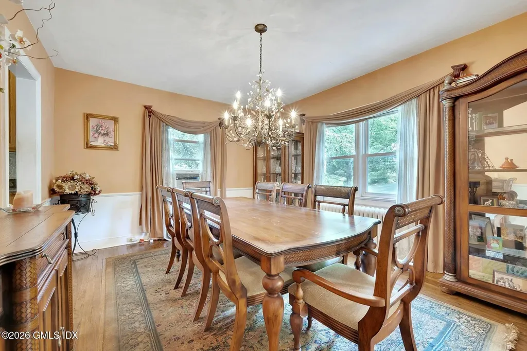 52 Center Drive Old Greenwich CT 06870