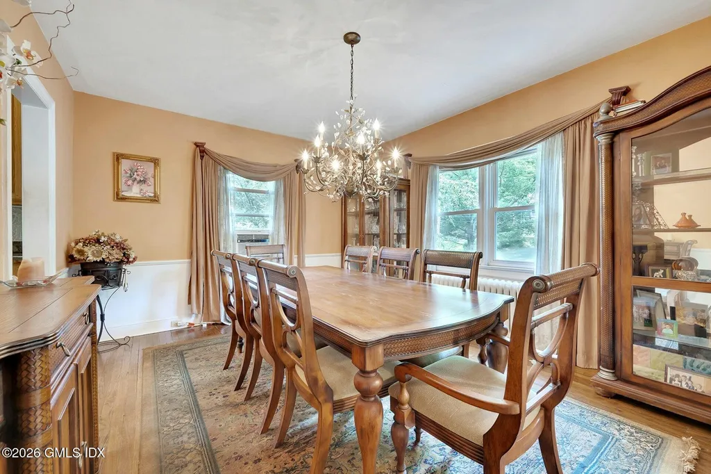 52 Center Drive Old Greenwich CT 06870