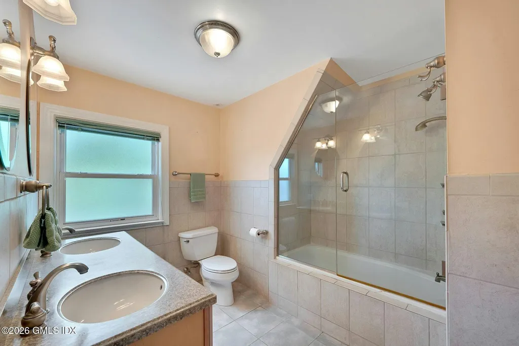52 Center Drive Old Greenwich CT 06870