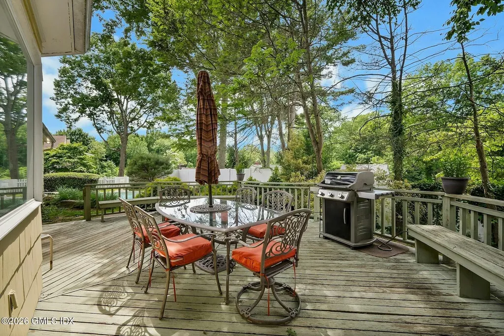 52 Center Drive Old Greenwich CT 06870