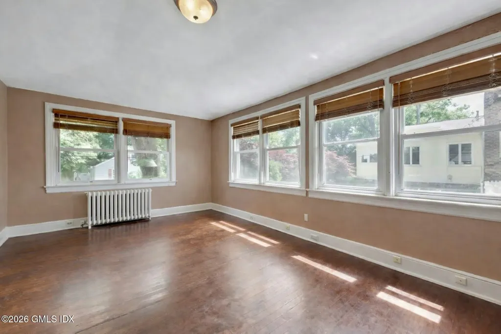 52 Center Drive Old Greenwich CT 06870