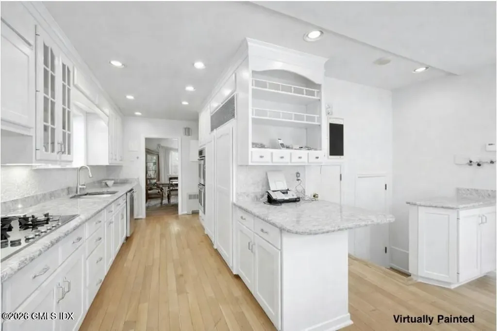52 Center Drive Old Greenwich CT 06870