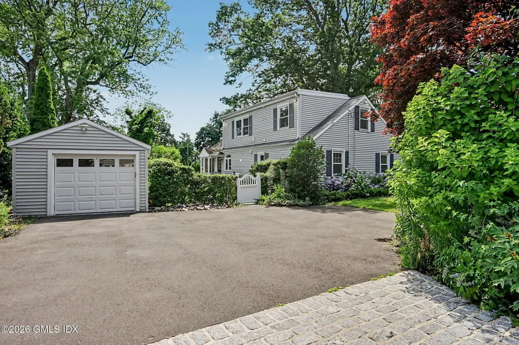 124 Shore Road Old Greenwich CT 06870