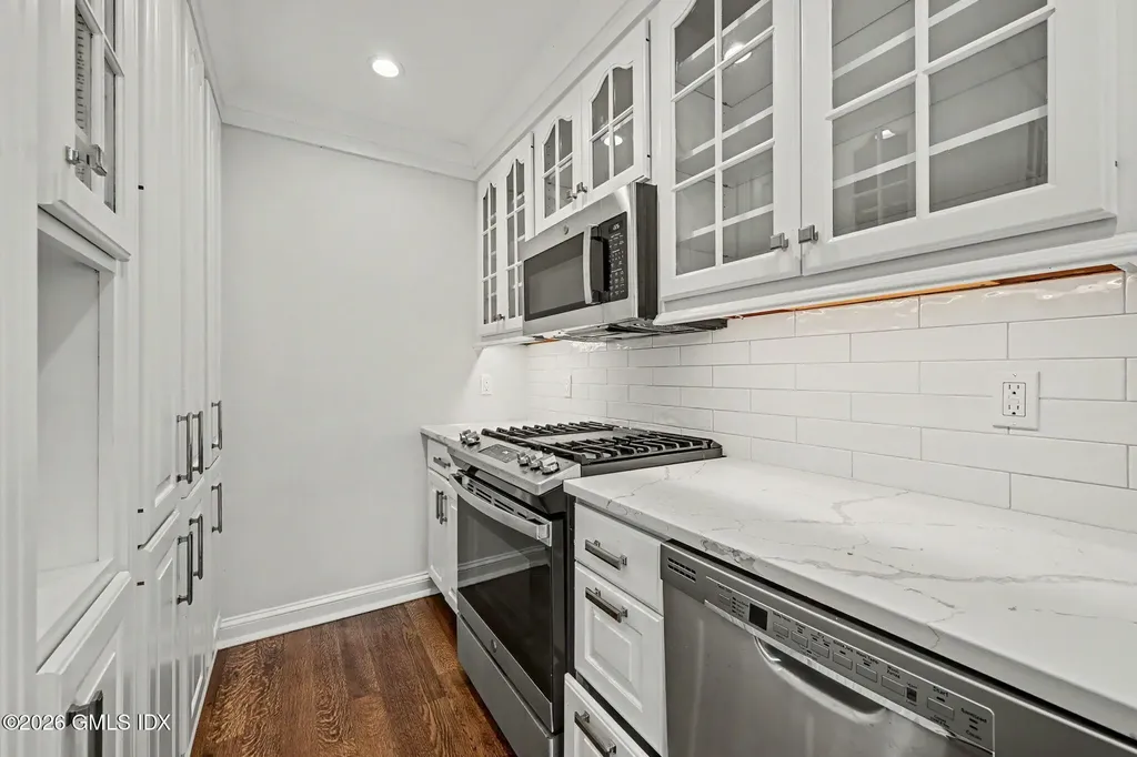 124 Shore Road Old Greenwich CT 06870