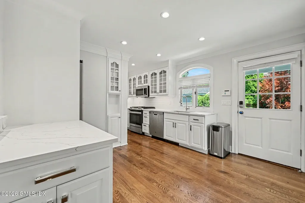 124 Shore Road Old Greenwich CT 06870