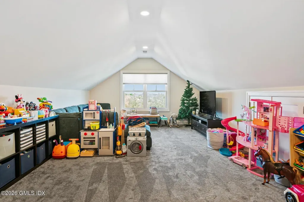 43 Burdsall Drive Greenwich CT 06831