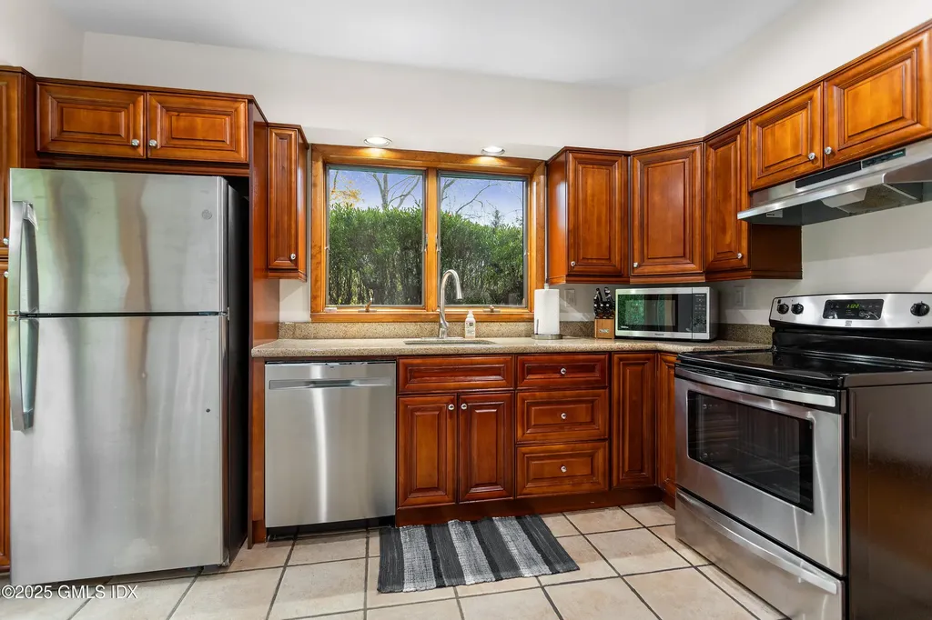 425 Taconic Road Greenwich CT 06831