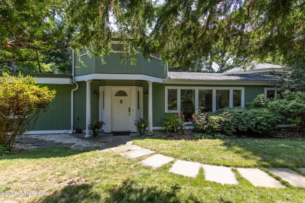 10 Steep Hollow Lane Cos Cob CT 06807