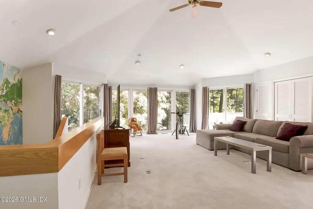 10 Steep Hollow Lane Cos Cob CT 06807