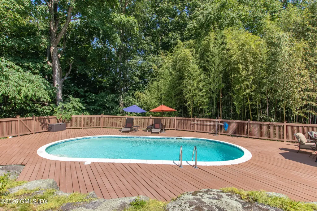 10 Steep Hollow Lane Cos Cob CT 06807