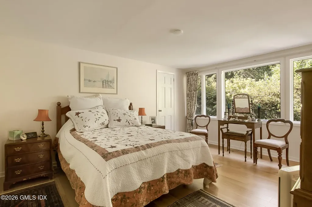 10 Steep Hollow Lane Cos Cob CT 06807