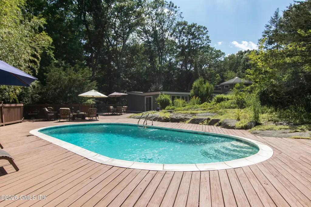 10 Steep Hollow Lane Cos Cob CT 06807
