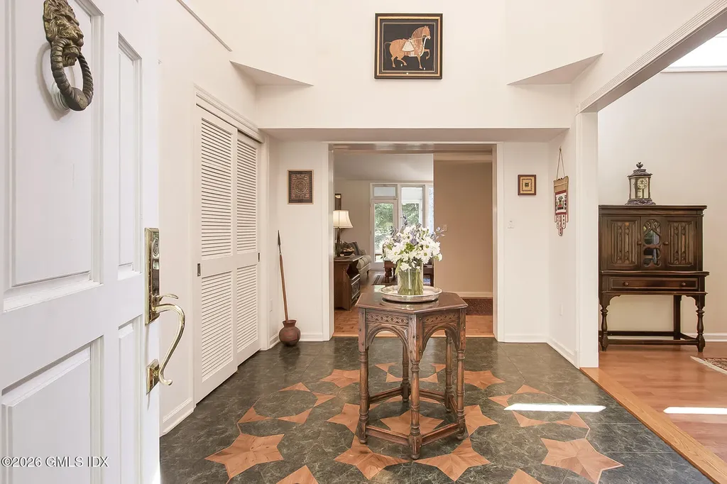 10 Steep Hollow Lane Cos Cob CT 06807