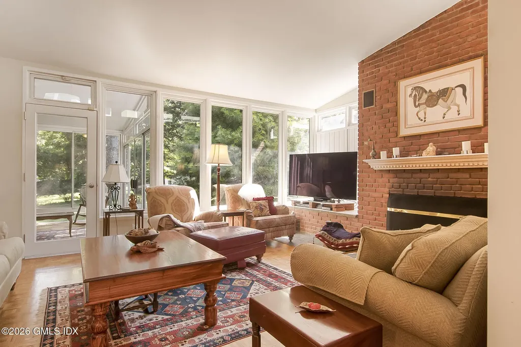 10 Steep Hollow Lane Cos Cob CT 06807