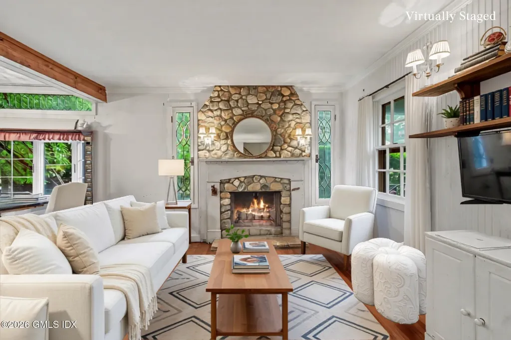 33 Center Drive Old Greenwich CT 06870