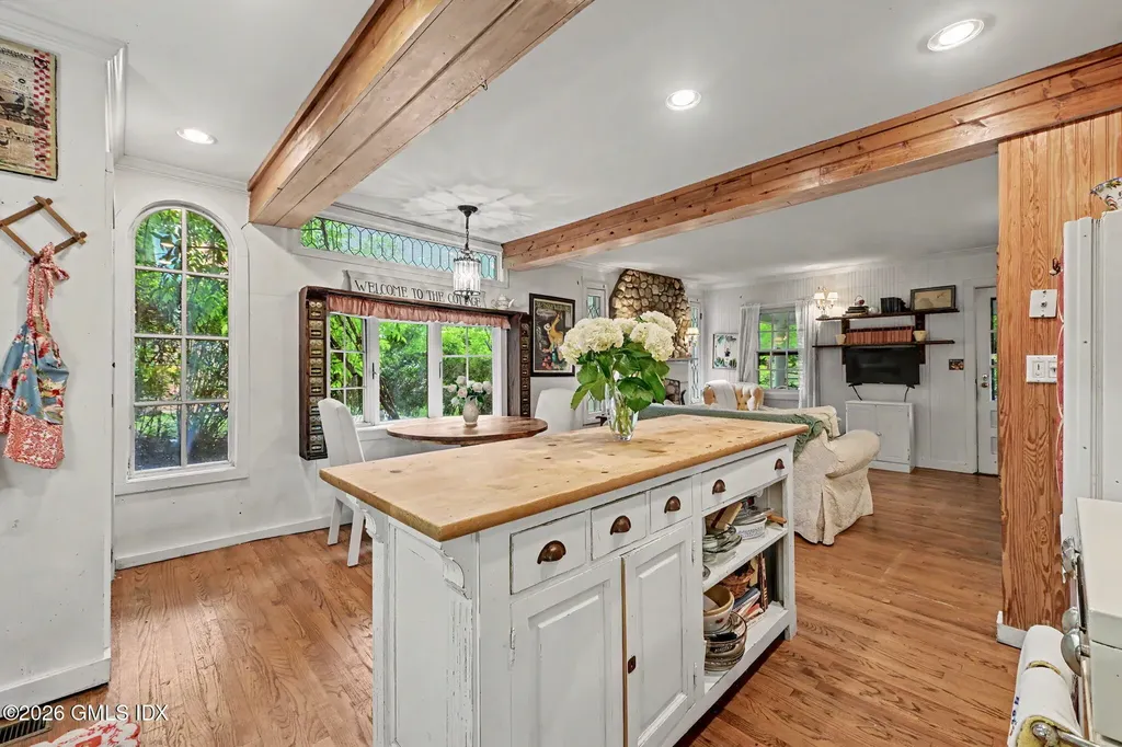 33 Center Drive Old Greenwich CT 06870