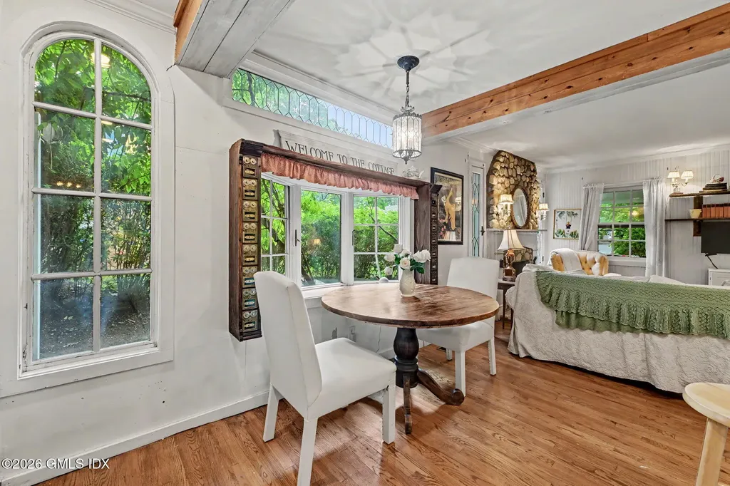 33 Center Drive Old Greenwich CT 06870