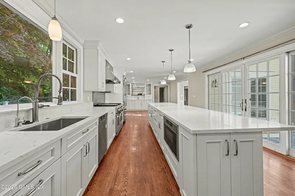 94 Londonderry Drive Greenwich CT 06830
