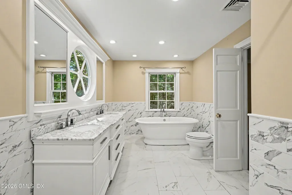 94 Londonderry Drive Greenwich CT 06830