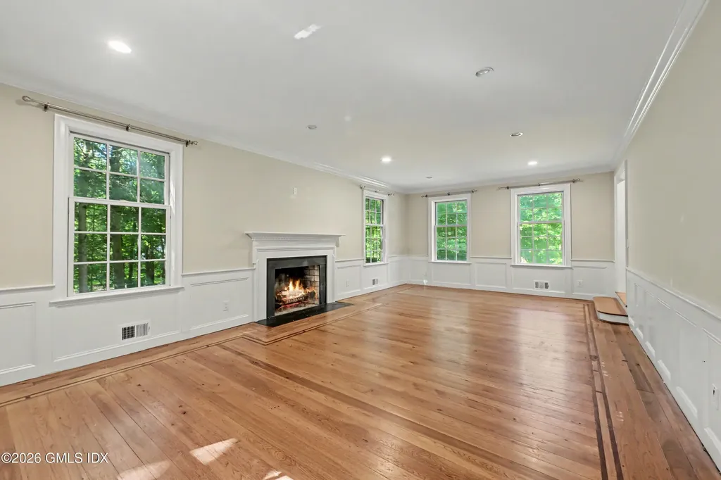 94 Londonderry Drive Greenwich CT 06830
