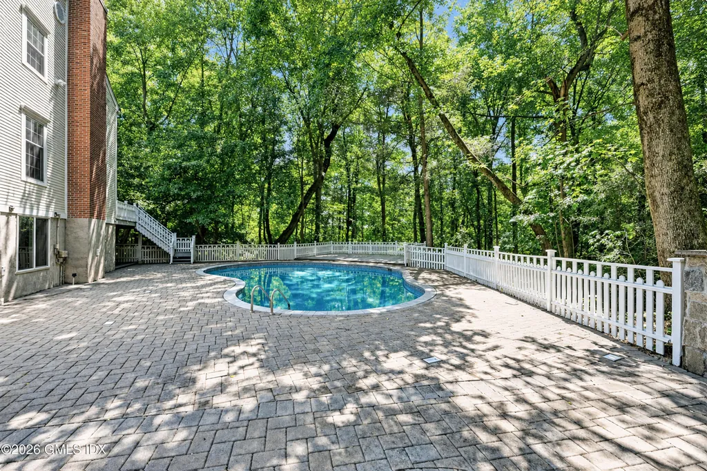 94 Londonderry Drive Greenwich CT 06830