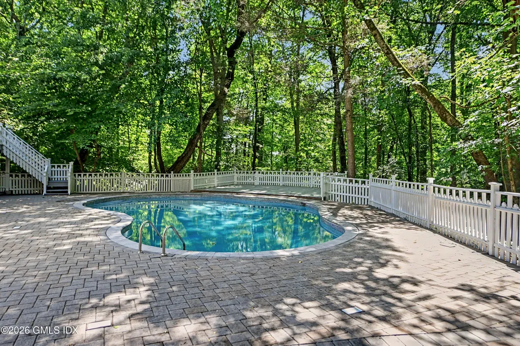 94 Londonderry Drive Greenwich CT 06830