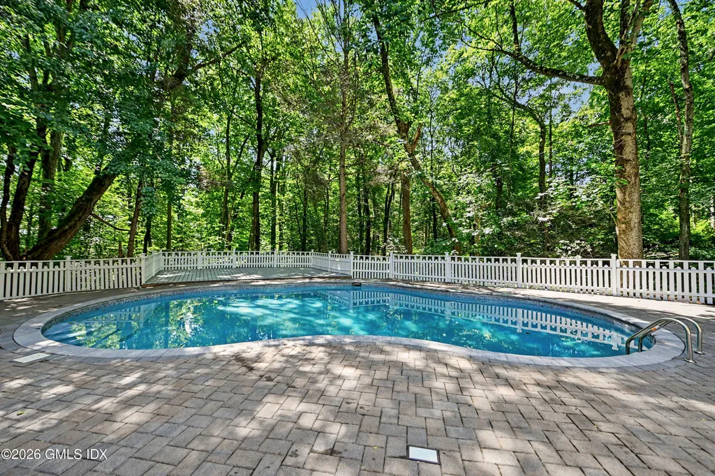 94 Londonderry Drive Greenwich CT 06830