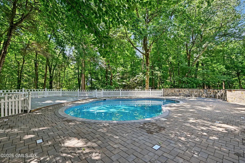 94 Londonderry Drive Greenwich CT 06830