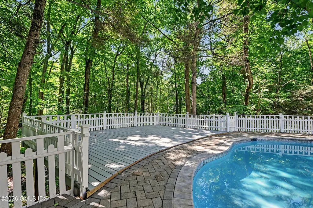 94 Londonderry Drive Greenwich CT 06830