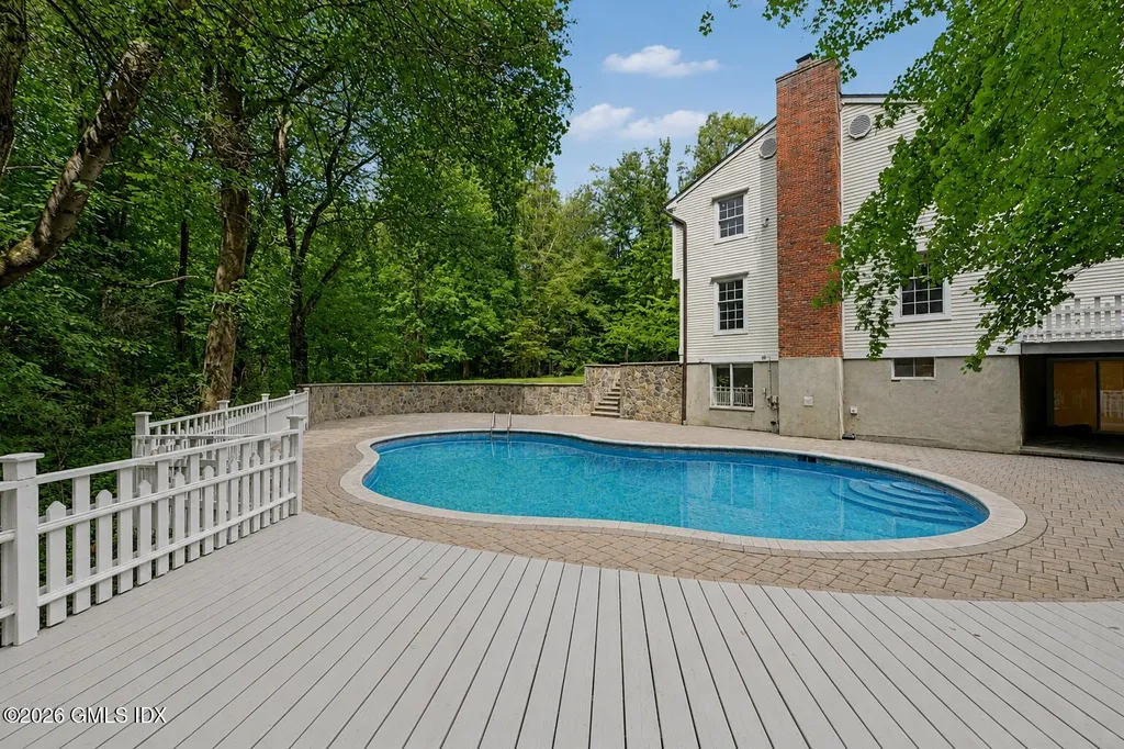 94 Londonderry Drive Greenwich CT 06830