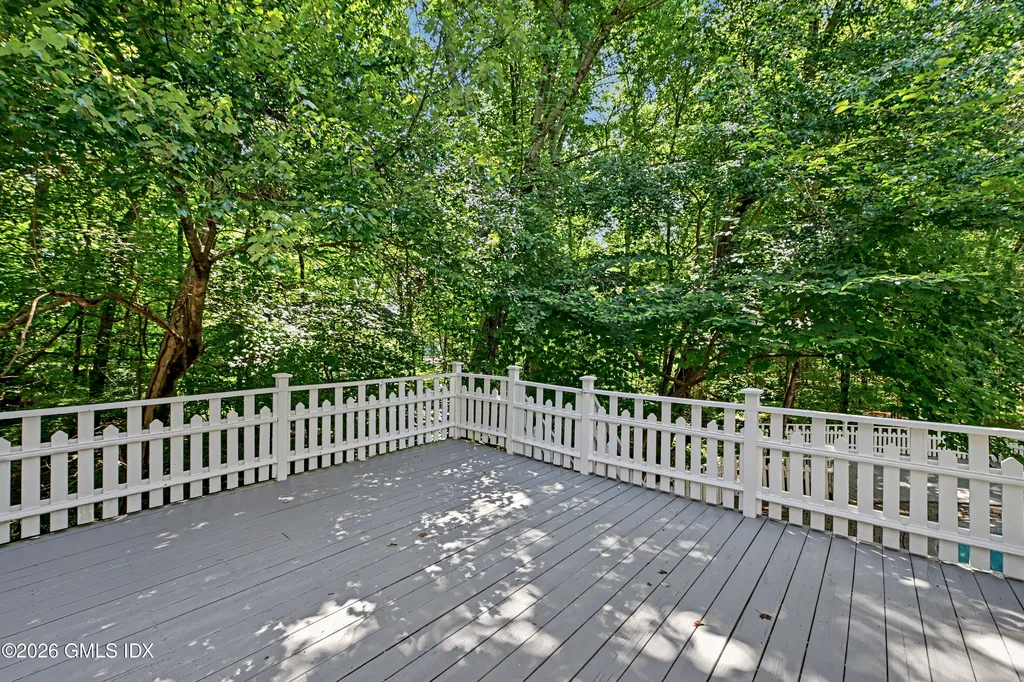 94 Londonderry Drive Greenwich CT 06830