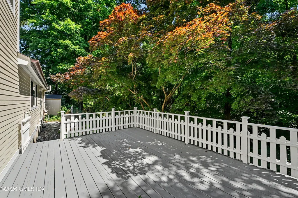 94 Londonderry Drive Greenwich CT 06830