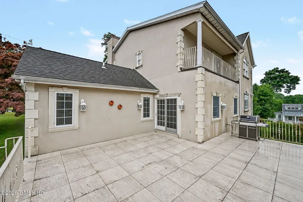 52 Francis Lane Greenwich CT 06831
