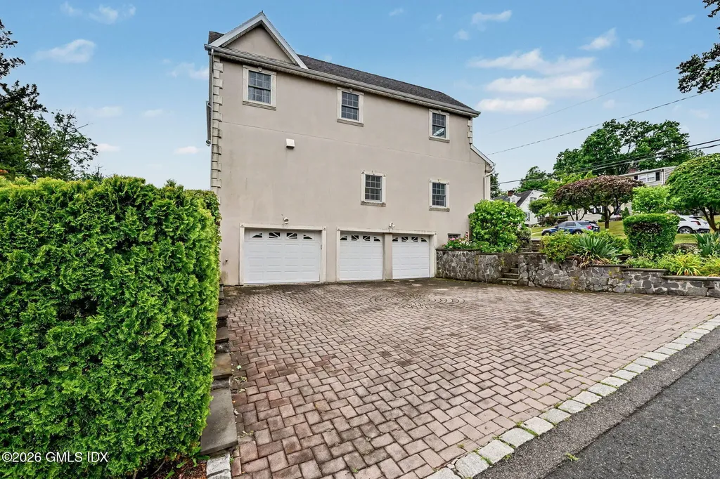 52 Francis Lane Greenwich CT 06831