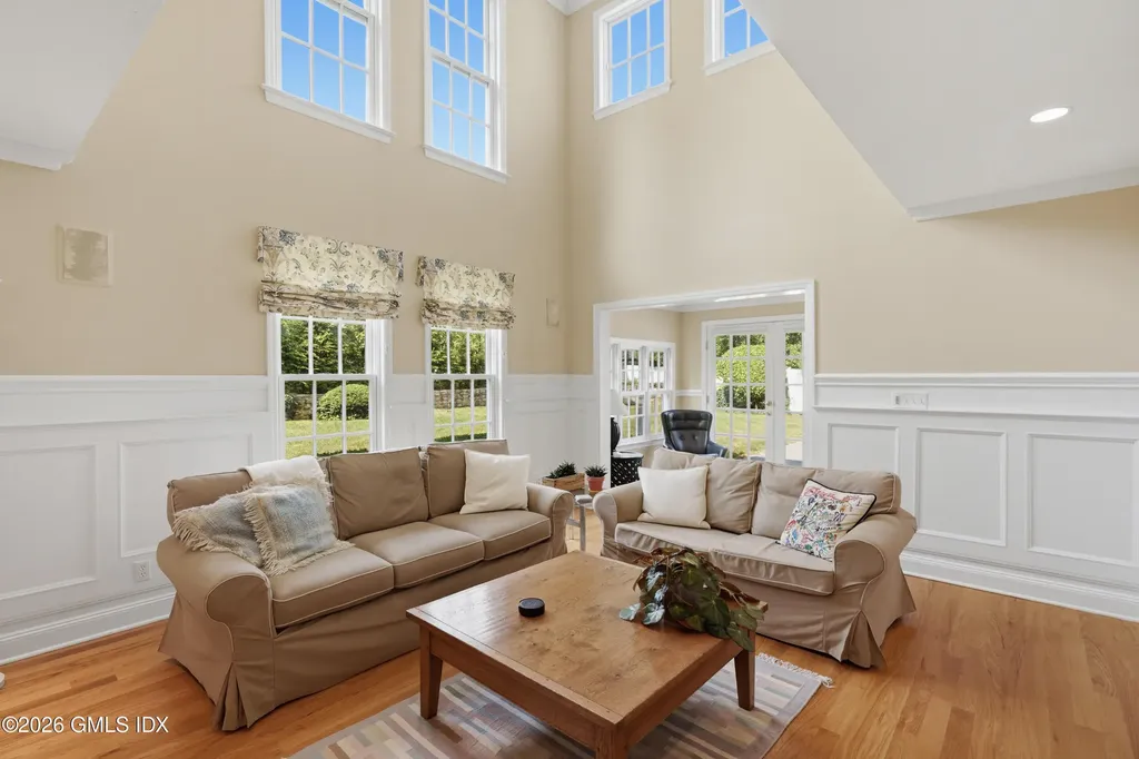 35 Owenoke Way Riverside CT 06878