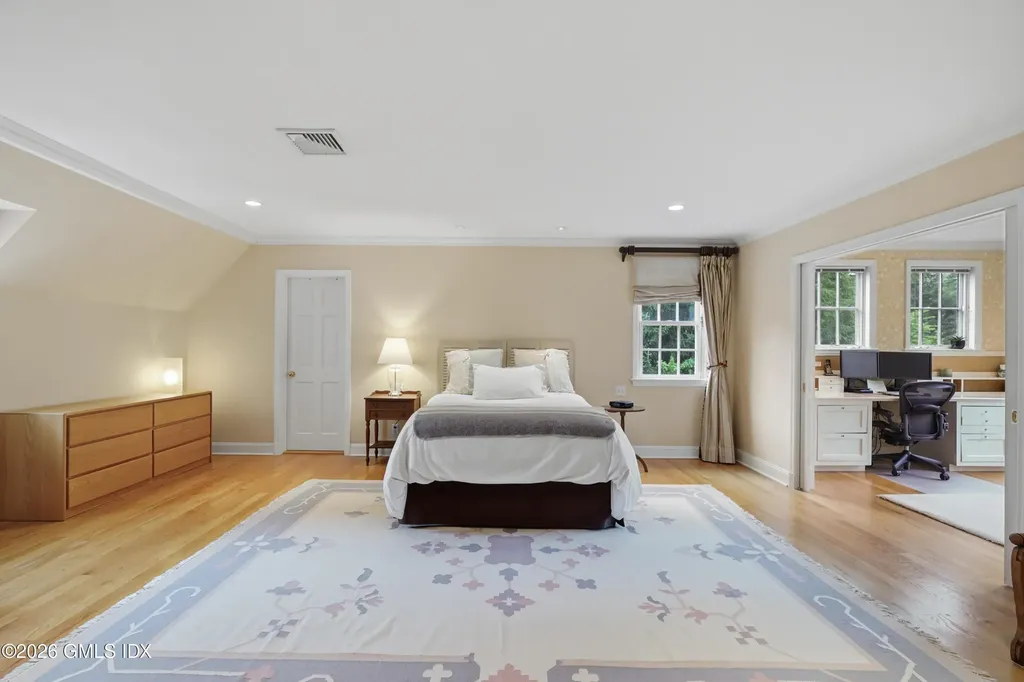 35 Owenoke Way Riverside CT 06878