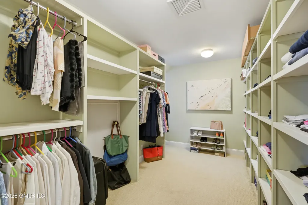 35 Owenoke Way Riverside CT 06878