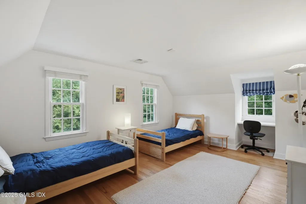 35 Owenoke Way Riverside CT 06878