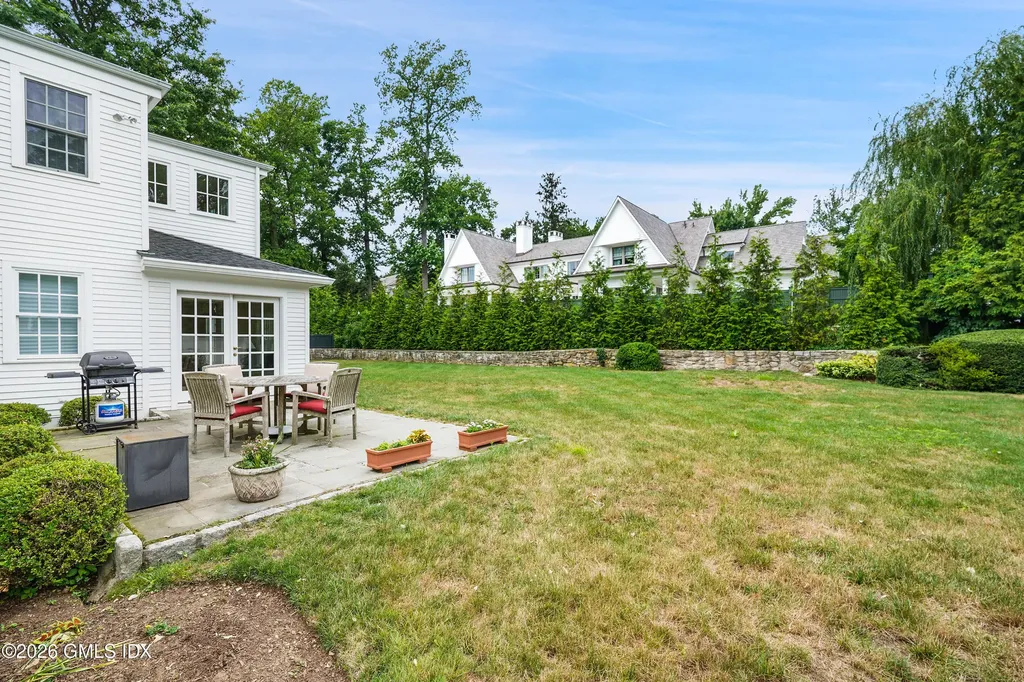 35 Owenoke Way Riverside CT 06878