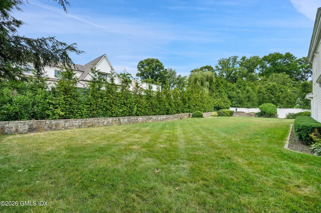 35 Owenoke Way Riverside CT 06878