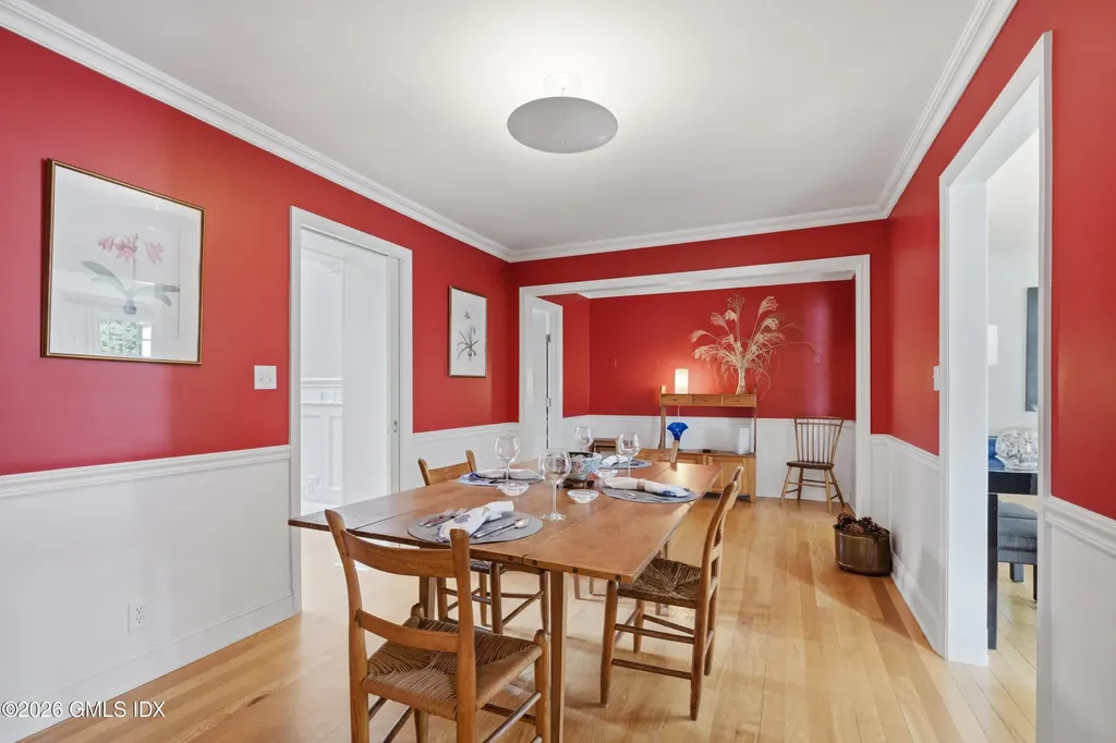 35 Owenoke Way Riverside CT 06878