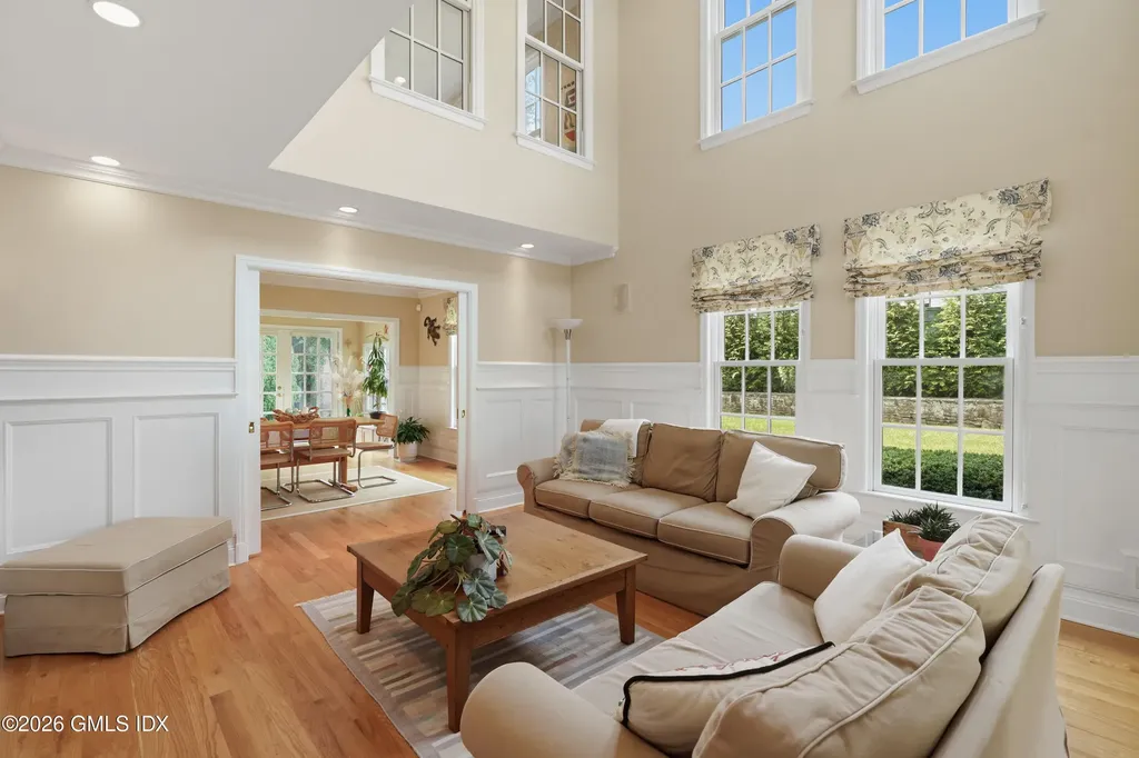 35 Owenoke Way Riverside CT 06878