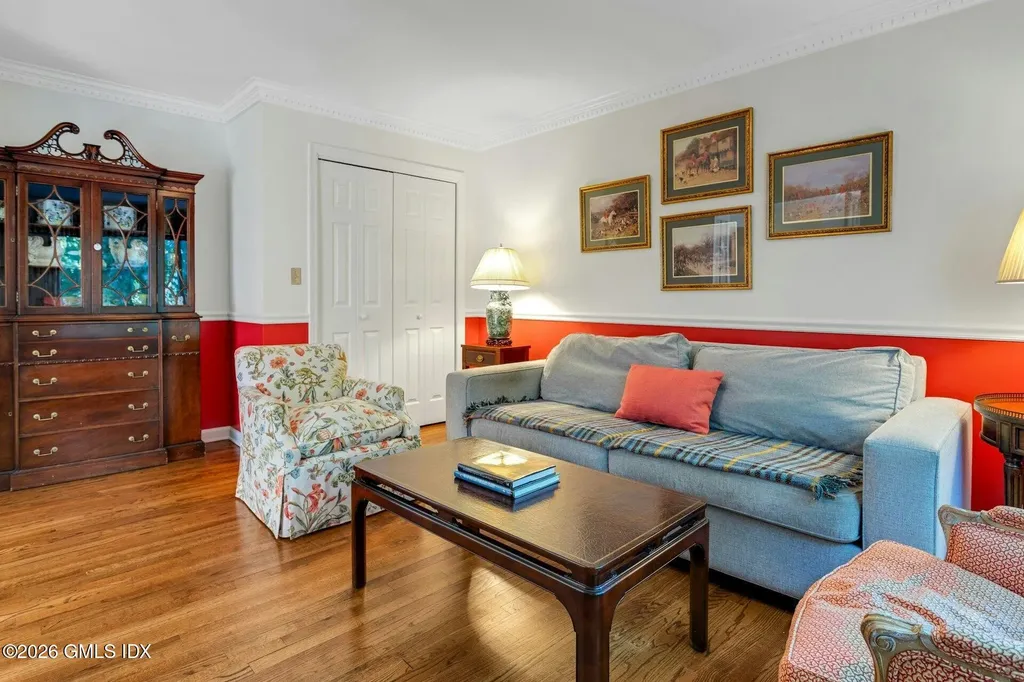 527 W Lyon Farm Drive Greenwich CT 06831