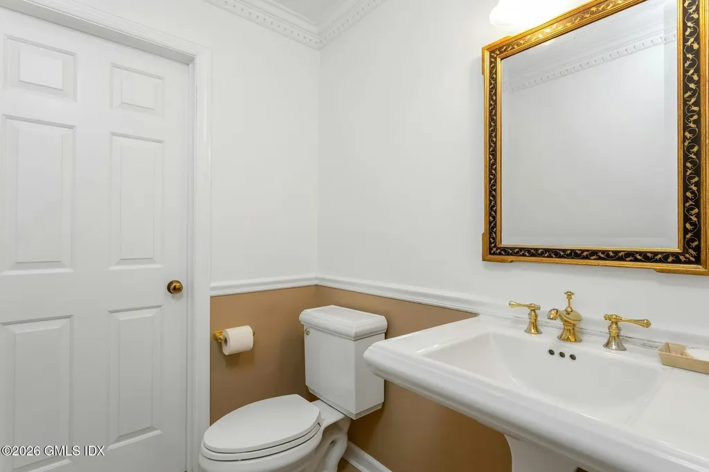 527 W Lyon Farm Drive Greenwich CT 06831